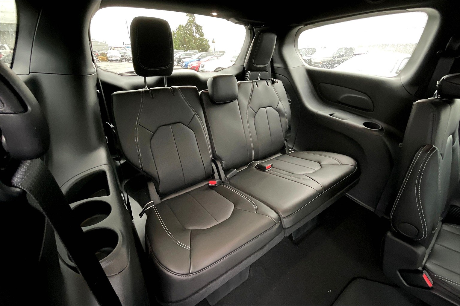 New 2024 Chrysler Pacifica Touring L Mini van Passenger in